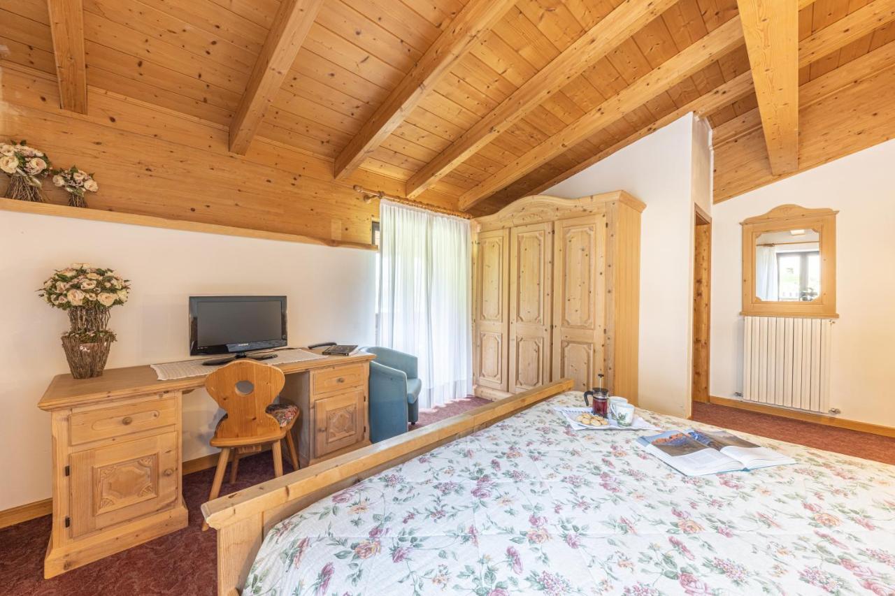 Chalet Piereni Fiera Di Primiero Esterno foto
