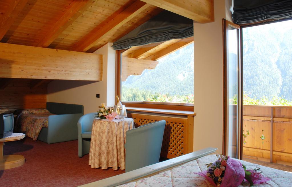 Chalet Piereni Fiera Di Primiero Esterno foto