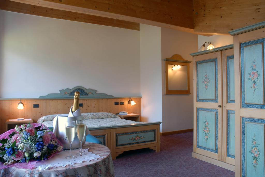 Chalet Piereni Fiera Di Primiero Esterno foto